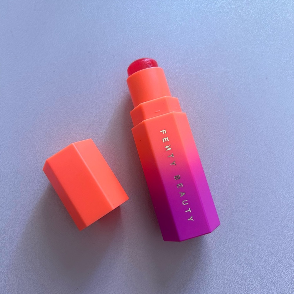 Fenty Beauty Strawberry Pop Blush